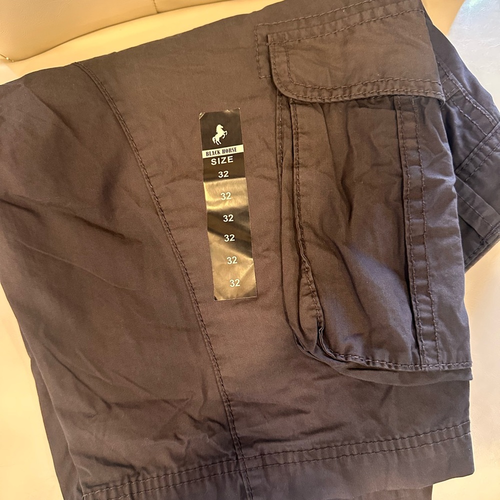 Black Horse Size 32 Dark charcoal Cargo Shorts